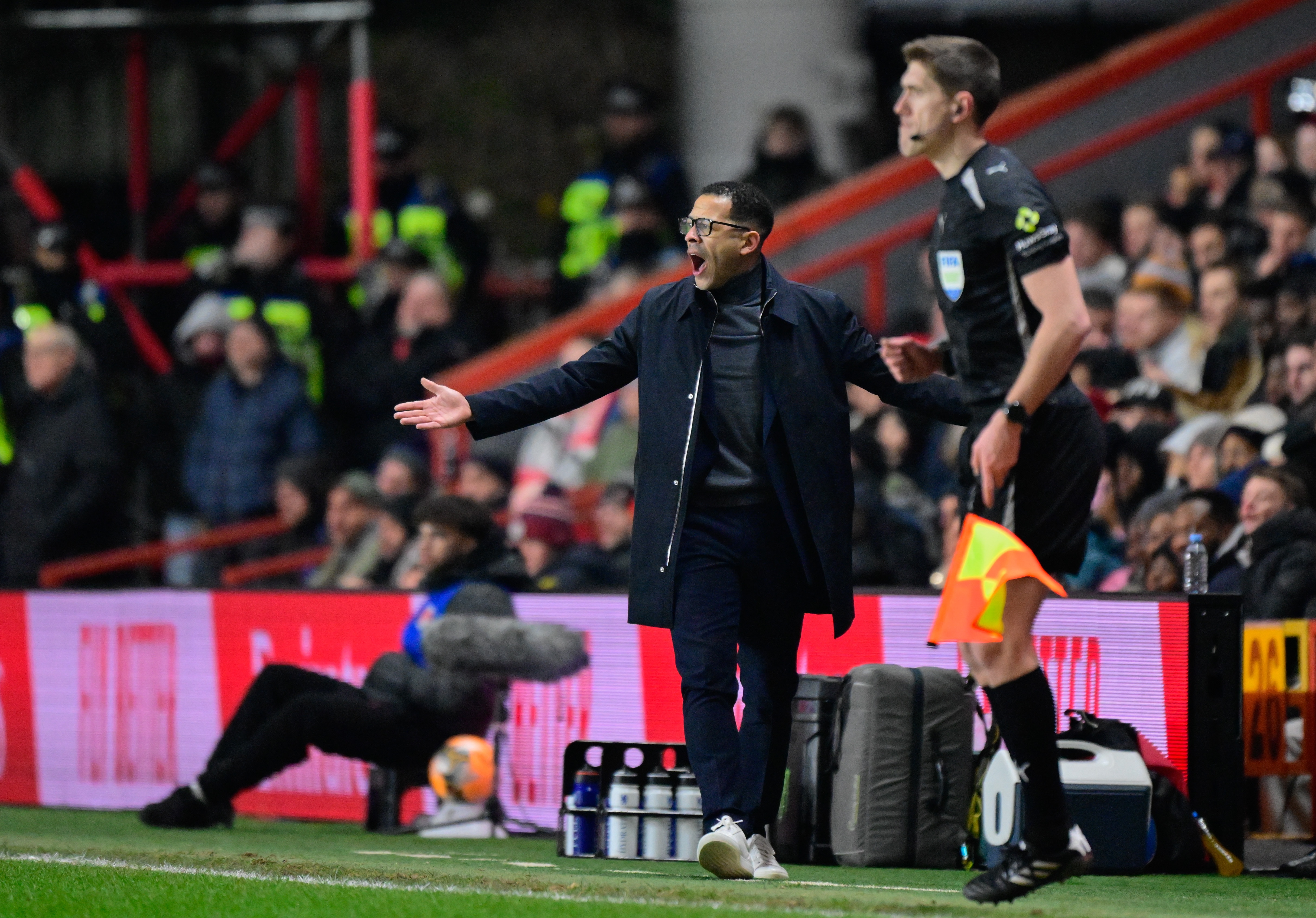 开云体育App-合同剩6年！记者：切尔西高层担忧罗塞尼尔能力，可能今夏换帅