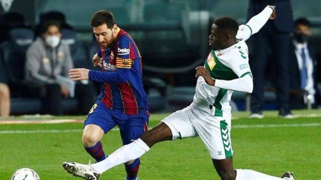 开云体育官网-巴萨大胜保级队，梅西梅开二度独占射手榜首